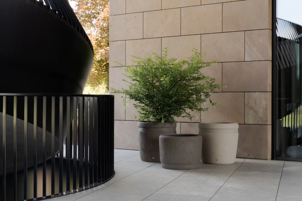 Potten buiten set verschillende kleuren en vormen Atelier ROA