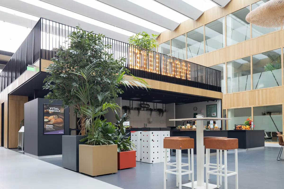 Een frisse leeromgeving vol groen en beleving | Dulon College