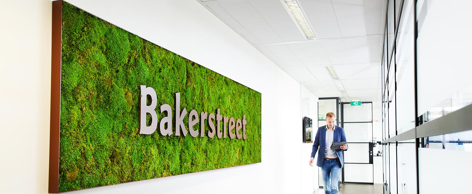Mosschilderij met logo bakerstreet