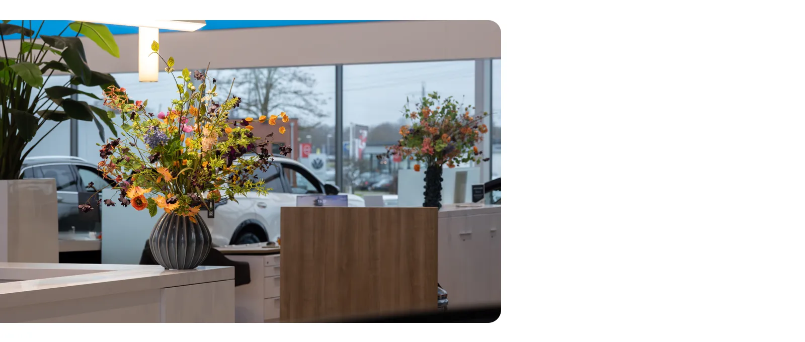 Sfeerdecoratie op tafel kantooromgeving