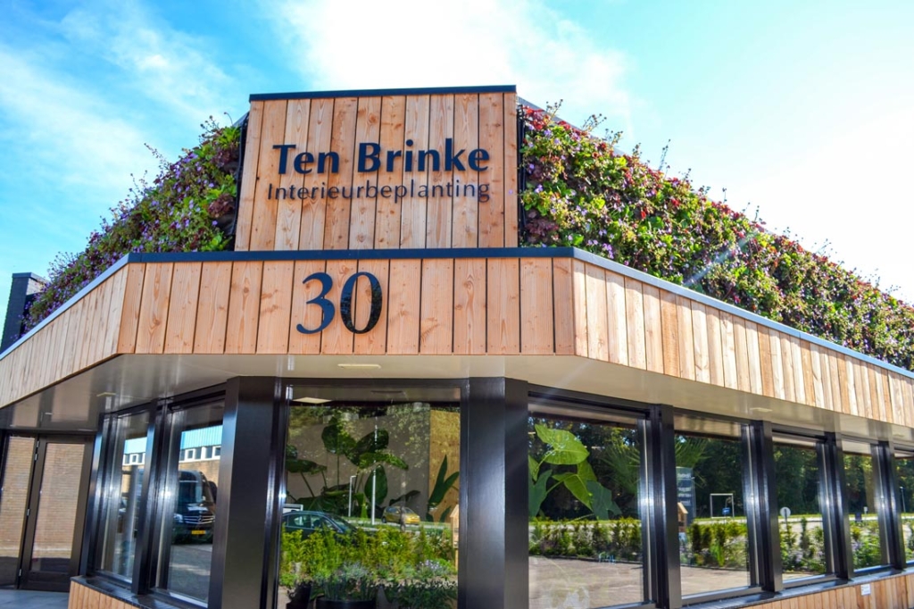 Afbeelding buitenkant pand Ten Brinke Interieurbeplanting BV Zevenaar
