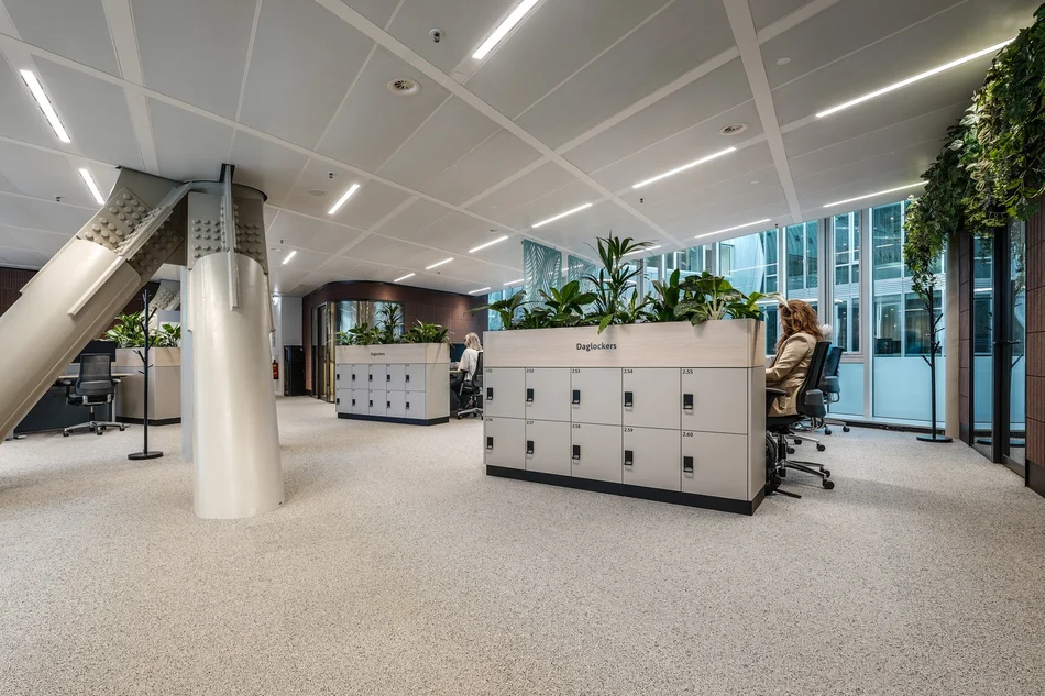 VGZ-Eindhoven-Ten-Brinke-Interieurbeplanting-10.webp