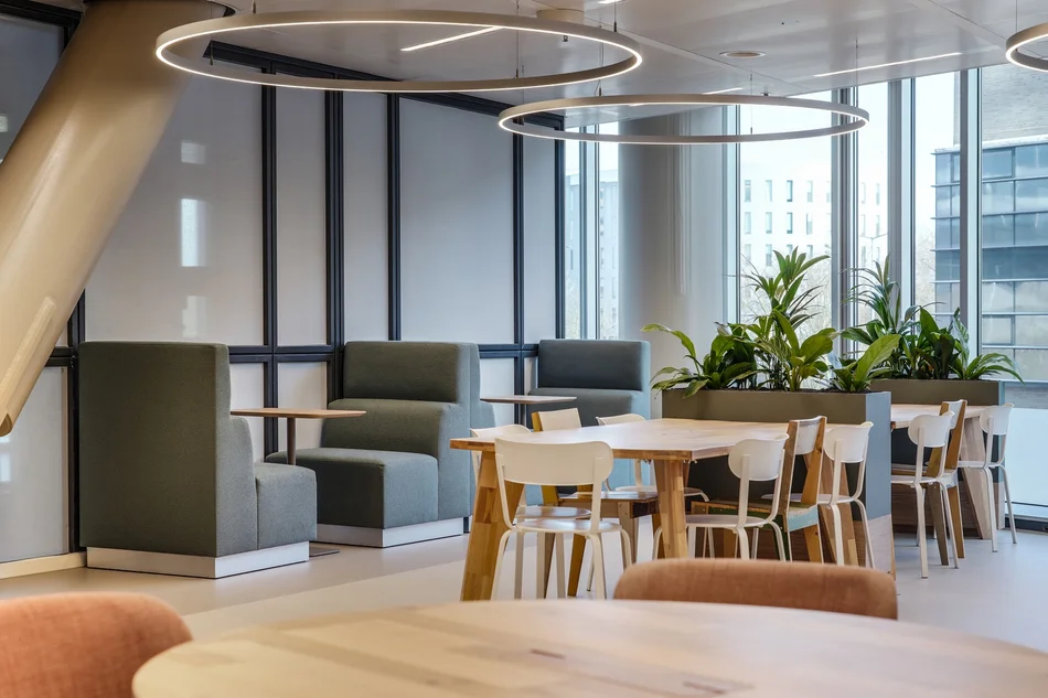 VGZ-Eindhoven-Ten-Brinke-Interieurbeplanting-6.webp